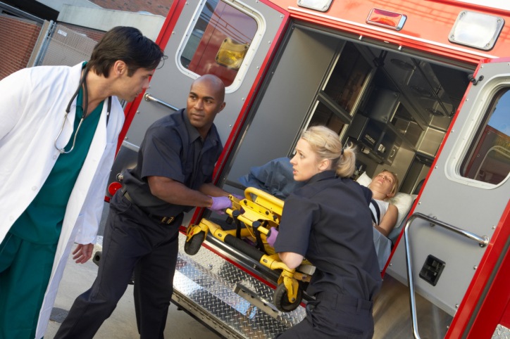 Stroke: prospective evaluation of a prehospital management process based on rescuers