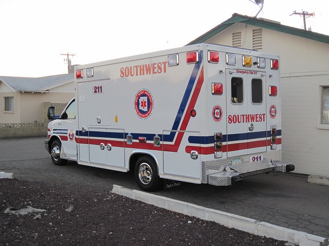 Arizona: SW Ambulance union may strike if final negotiations fail