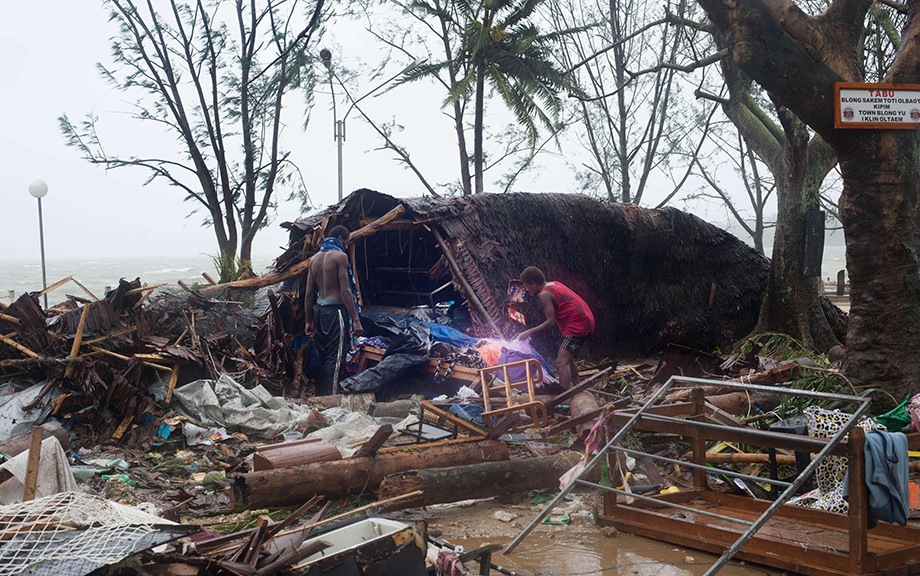 Cyclone Pam: WHO is sending health and emergency responseto Vanuatu after the devastation