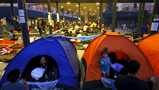 Migant crisis, Austria to resume border limits on monday