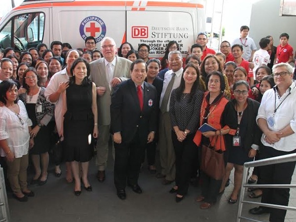Philippines, a new ambulance for the Red Cross in Mandaluyong