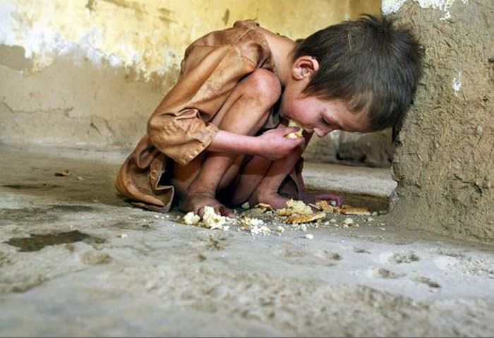 Malawi Red Cross bails out starving households