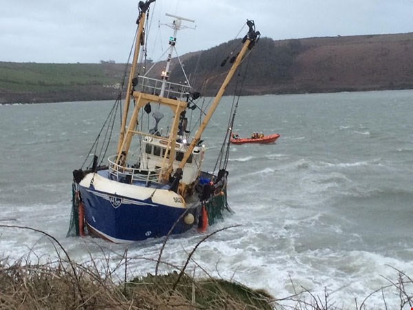 Three fishermen saved in dramatic rescue effort