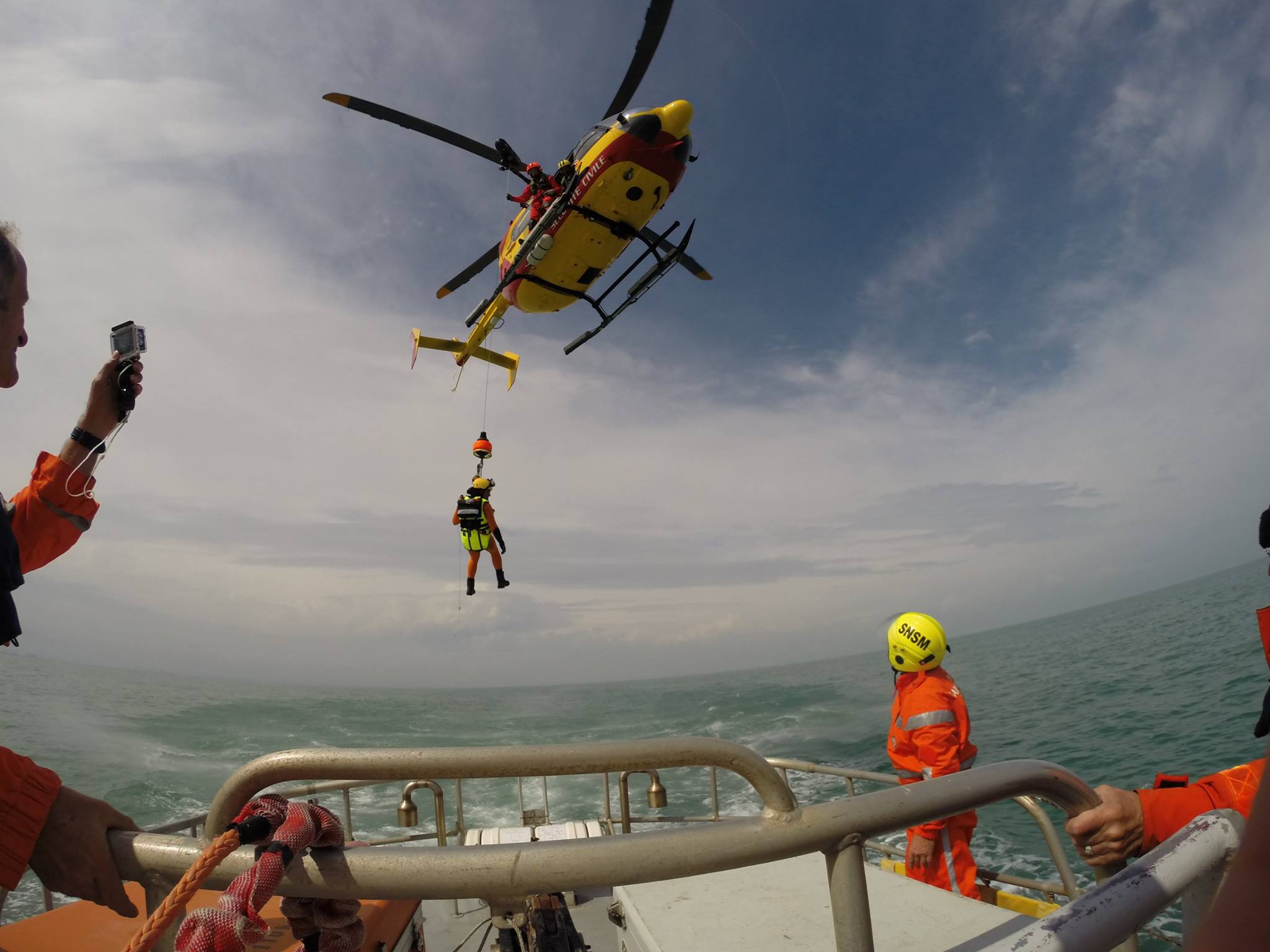 Airbus Helicopters to retrofit the Sécurité Civile’s 35 EC145
