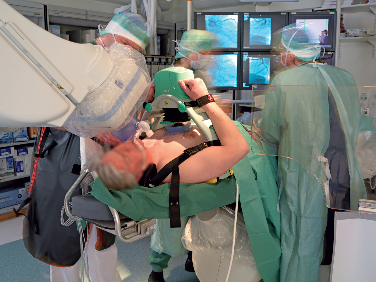 In-hospital cardiac arrest: Mechanical chest compression devices may improve patient outcome