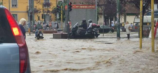 Maltempo, esonda il Seveso, Milano è in tilt | Emergency Live