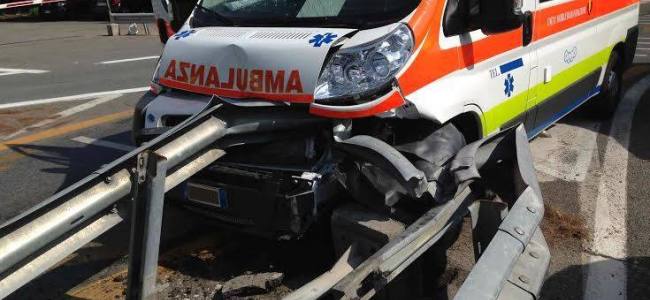 Genova: L'ambulanza si schianta perché l'autista è ubriaco | Emergency Live