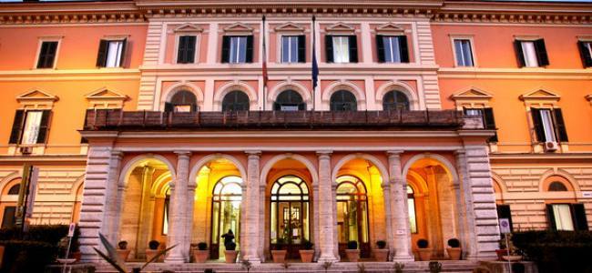 Ospedale e Casta, la studentessa che ha denunciato: "minacciata di querela ed espulsione" | Emergency Live