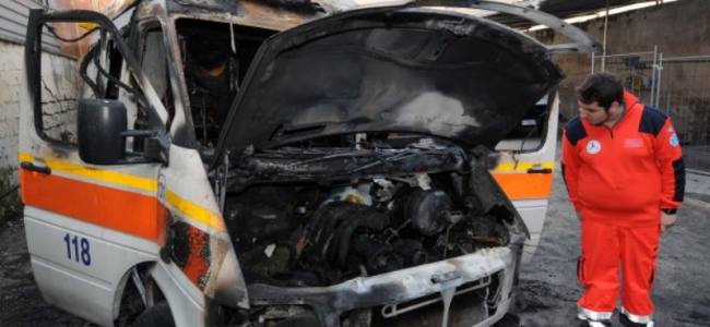 Messina, incendiate due ambulanze: intimidazione mafiosa? | Emergency Live