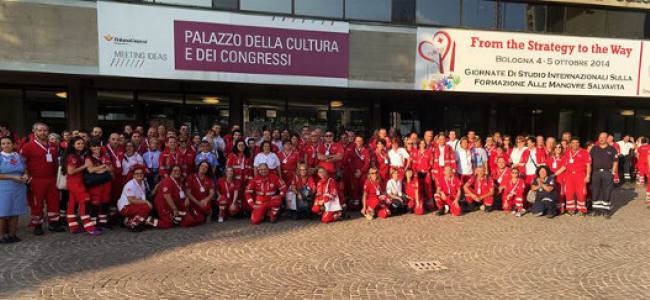 Bologna si tinge di rosso: Volontari della CRI riuniti per la seconda volta per partecipare agli "Stati Generali" | Emergency Live