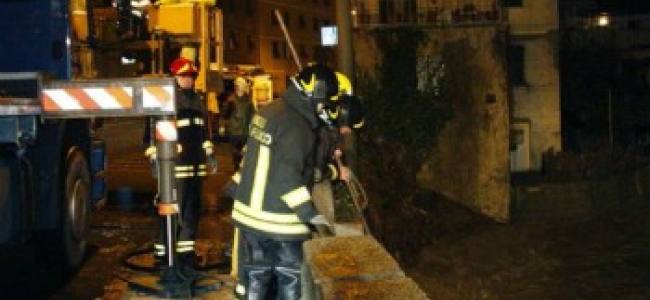 Alluvione Genova, day after: franano anche i cimiteri, allerta senza fine | Emergency Live