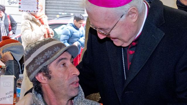 “Invitate a casa un senzatetto”. Monsignor Nosiglia ai torinesi: solidarietà per il pranzo di Natale | Emergency Live
