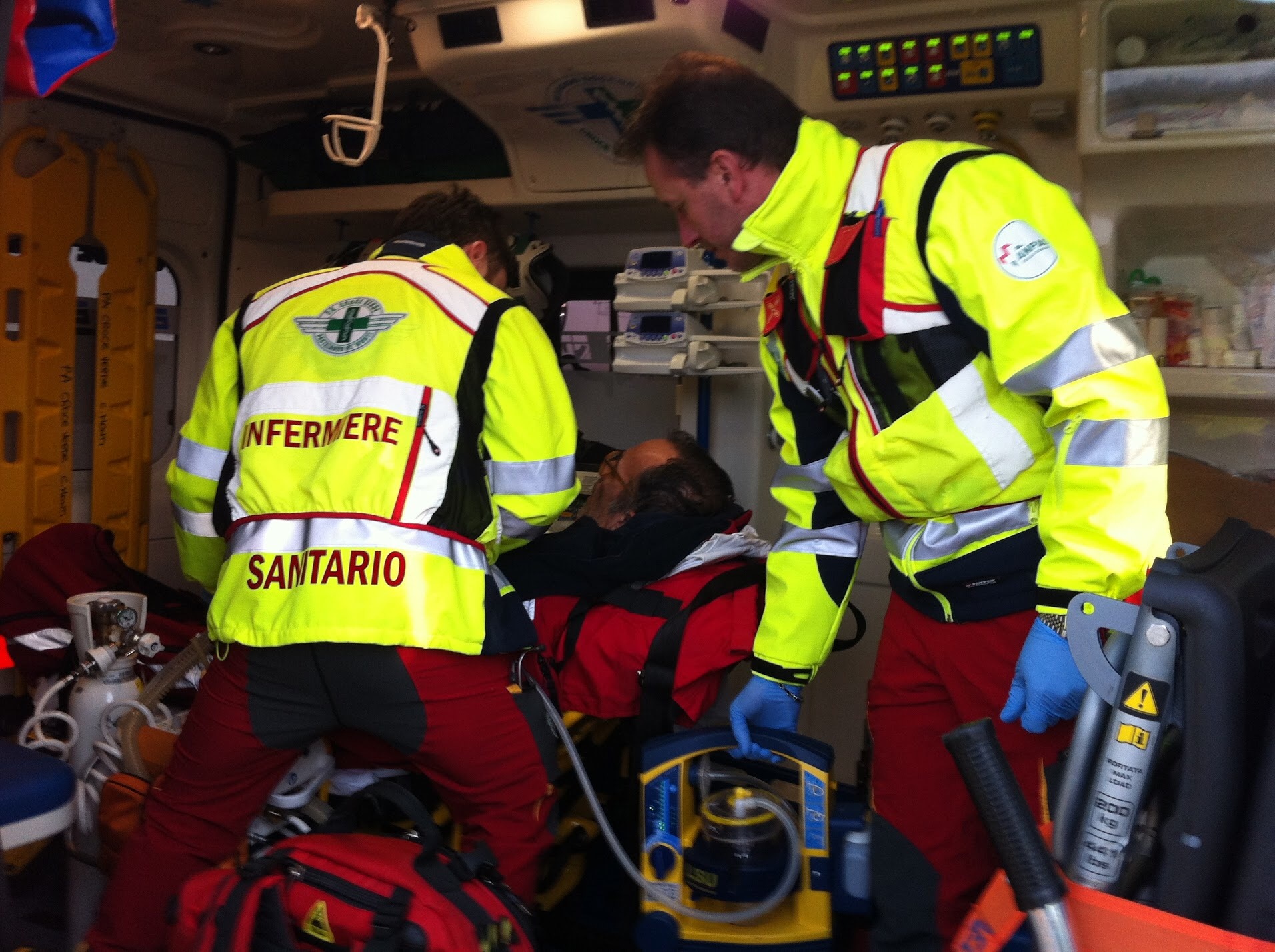 Staffetta aerea per pazienti gravi, Anpas in aiuto di un italiano a Londra | Emergency Live 5
