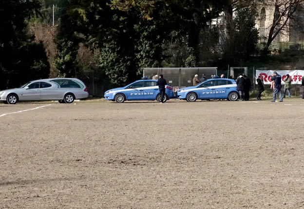 Rugby: Dodicenne muore in campo a Macerata | Emergency Live