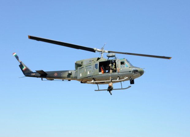 Elicottero dell'aeronautica salva un uomo su nave da crocera | Emergency Live 1