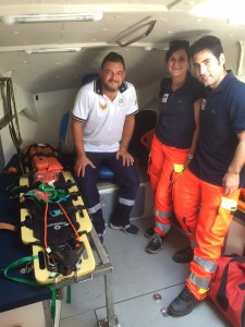 Interno della motovedetta della Guardia Costiera opportunamente allestita per il trasporto degli infortunati in sicurezza