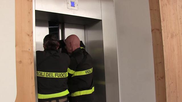 Tragedia di Roma: Cosa fare se si guasta un ascensore | Emergency Live