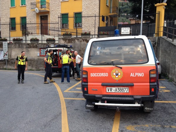 Non si prende in giro il Soccorso Alpino: i due turisti dispersi (in albergo) paghino un conto salato | Emergency Live