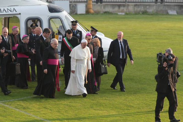 Papa Francesco a Firenze, la diretta social | Emergency Live