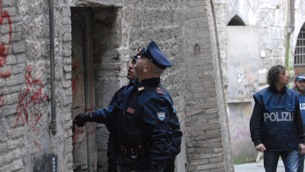 Chirone, la Polizia studia psicologia per approcciare i parenti delle vittime e dei suicidi | Emergency Live