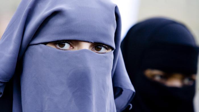 Lombardia: No a burqa e niqab in Ospedale dal 2016 | Emergency Live