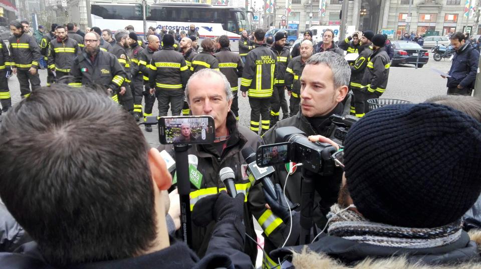 Vigili del Fuoco: protesta a Milano | Emergency Live 2