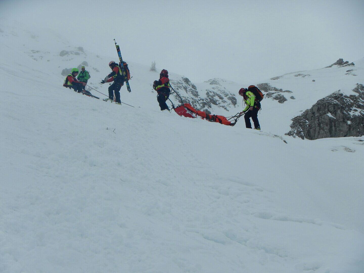 Valcanale, sciatore soccorso dal CNSAS - fotogallery | Emergency Live 9