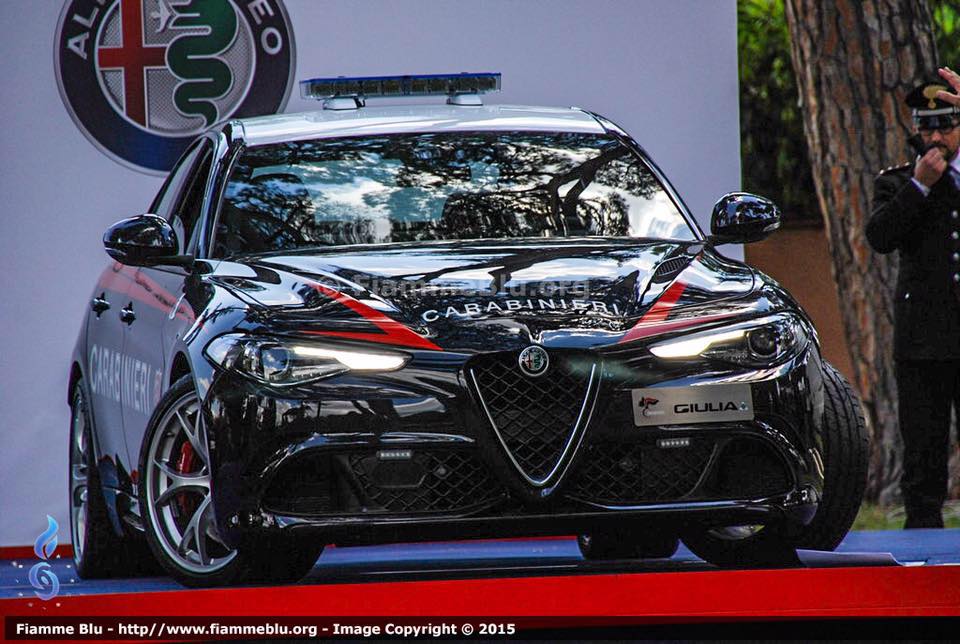 La Gazzella è di nuovo Alfa: le prime due Giulia Quadrifoglio in servizio a Roma e Milano | Emergency Live