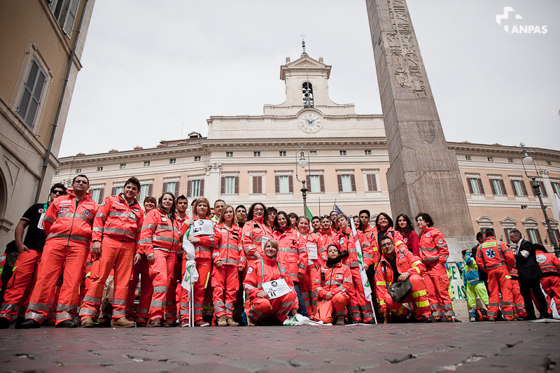 La riforma del Terzo Settore è legge. Anpas soddisfatta: "Adesso regoliamo insieme il volontariato in sanità" LEGGI IL TESTO DELLA NORMATIVA | Emergency Live