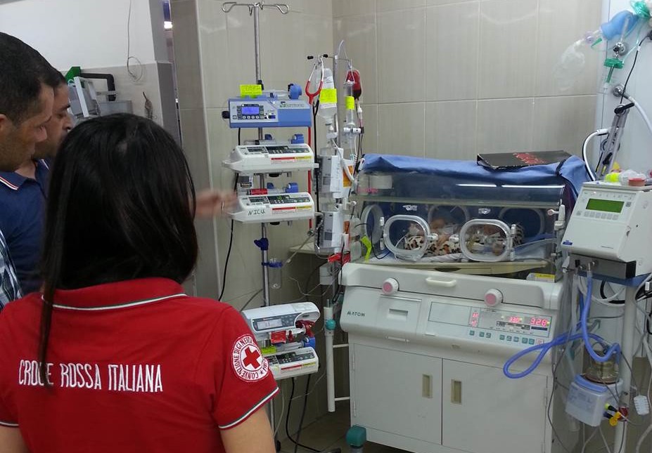A Hebron la Croce Rossa Italiana da un futuro ai bambini che futuro non hanno, con un nuovo ospedale | Emergency Live 1