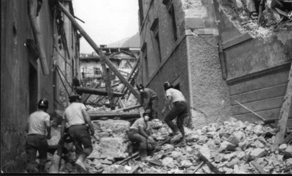 40 anni fa il terremoto del Friuli: "Hanno visto, hanno pianto, uno per tutti" | Emergency Live