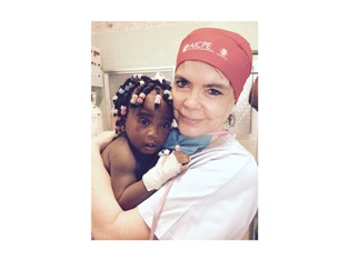 AicpeOnlus: il chirurgo plastico Adriana Pozzi in missione umanitaria in Africa | Emergency Live