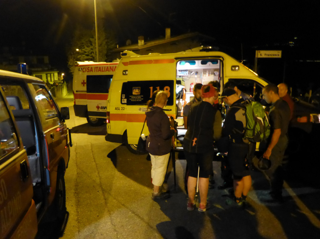 Con le ciabatte in escursione... adesso basta! | Emergency Live