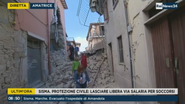 Vigili del Fuoco da tutta Italia a Rieti per il terremoto. L'aggiornamento dal centro di coordinamento della Protezione Civile | Emergency Live