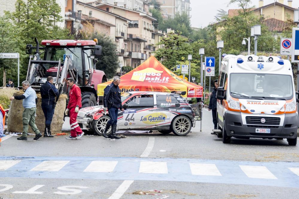Rallylegend di San Marino: auto sulla folla, un morto e otto feriti | Emergency Live