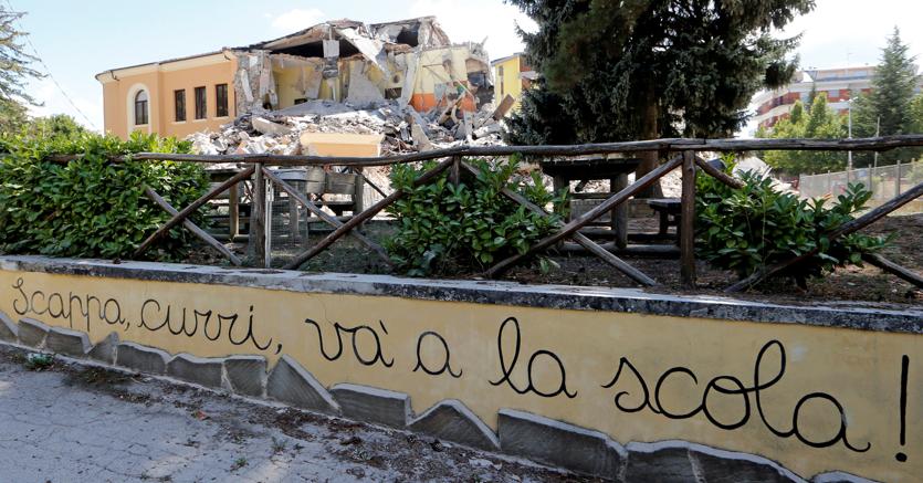 Strutture scolastiche provvisorie: al via progetti in diversi comuni | Emergency Live