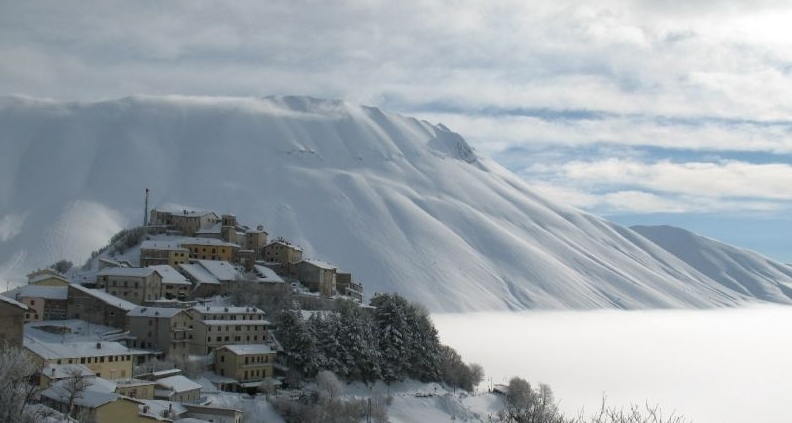 Terremoto centro Italia: neve e gelo in arrivo nelle aree colpite dal sisma | Emergency Live 2