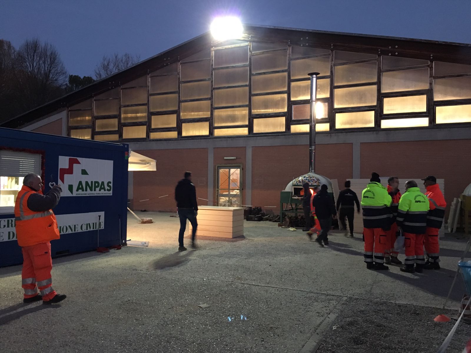 Terremoto Centro Italia: continua anche a Natale l’assistenza e il soccorso dei volontari Anpas | Emergency Live 1