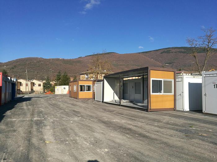 Natale a casa, anche se provvisoria: a Norcia arrivano i Container | Emergency Live 1