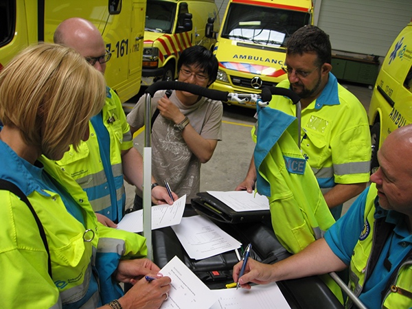 Cambio divise per i soccorritori olandesi. I colori? Li scelgono direttamente gli operatori | Emergency Live 5