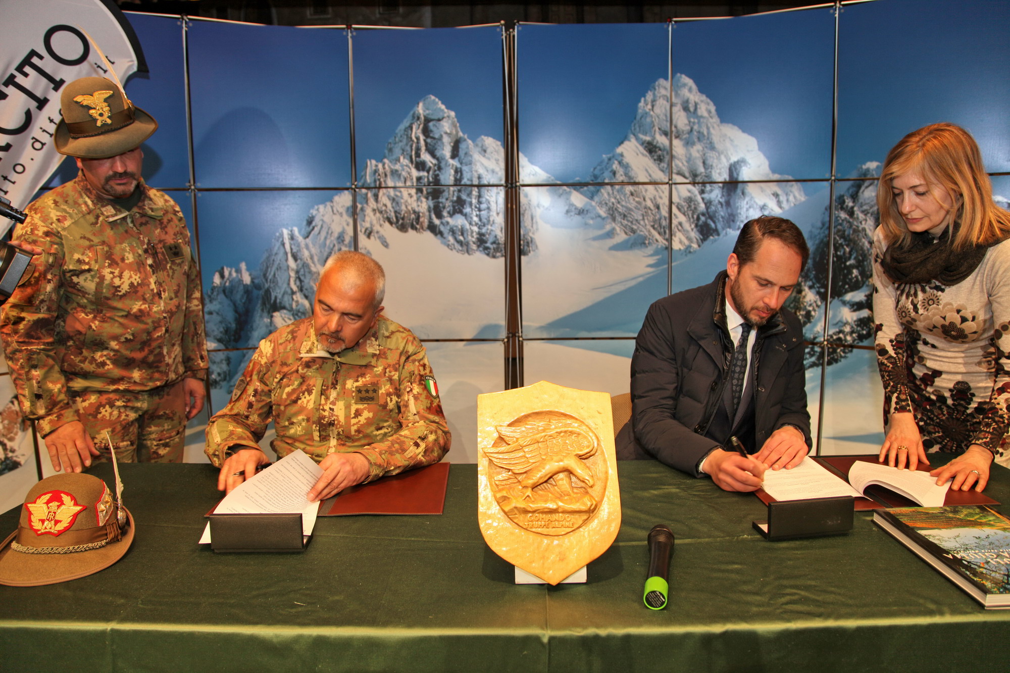 Sicurezza in montagna, siglato l'accordo tra Esercito e AINEVA | Emergency Live 2