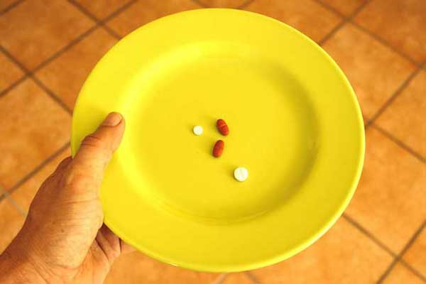 Emergenza sanitaria e povertà, come intervenire prima su chi non può accedere all'assistenza medica? Un esempio da ASL e Caritas | Emergency Live