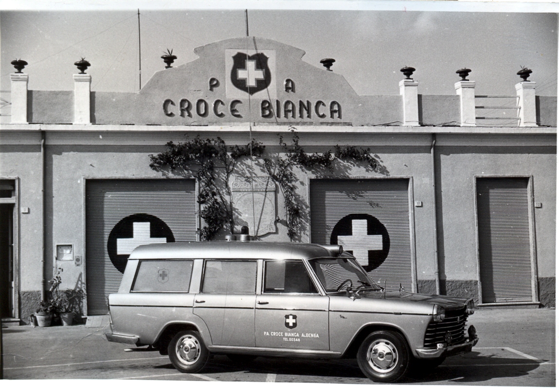 Storia delle associazioni d'Italia: La Croce Bianca di Albenga | Emergency Live 17