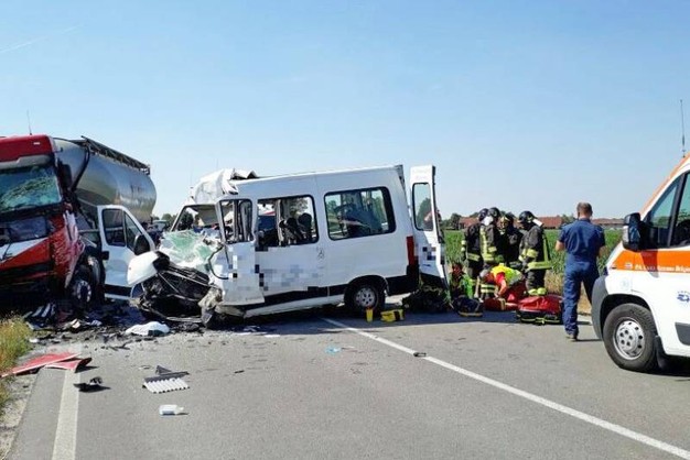 Dramma del soccorso a Belgioioso, due volontari morti in un incidente stradale | Emergency Live