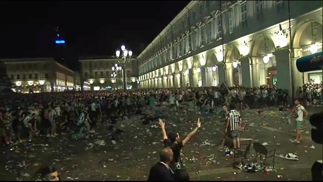 La notte del panico di Torino: cosa è successo e come hanno reagito i servizi di emergenza? | Emergency Live 3