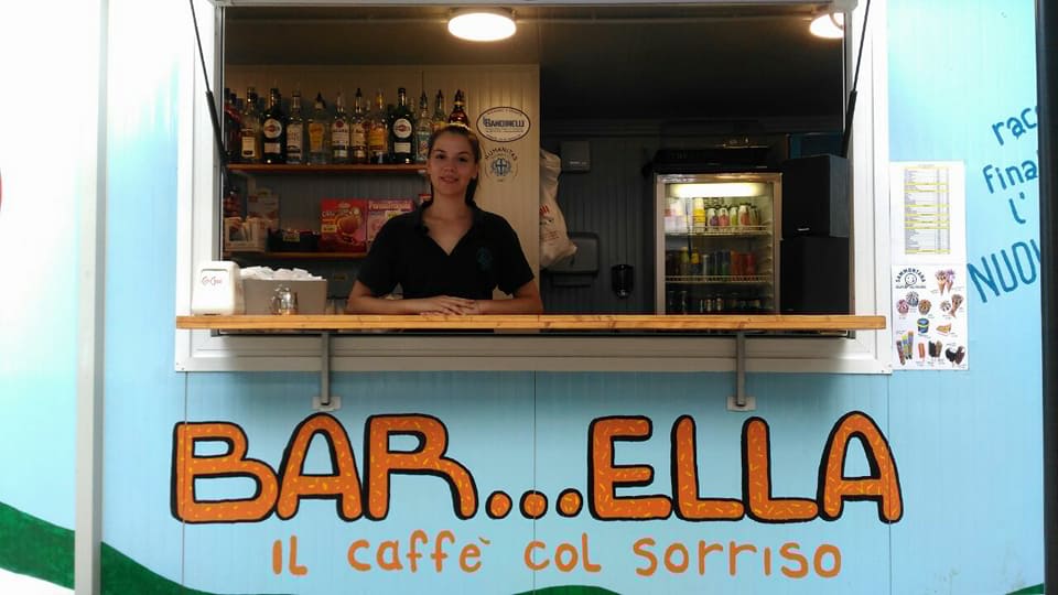Questa casa non è un albergo: sostegno pratico ai ragazzi di Coca-Cola e Humanitas Scandicci | Emergency Live