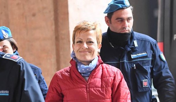 Dall'ergastolo all'assoluzione. L'infermiera Daniela Poggiali torna in libertà | Emergency Live 3