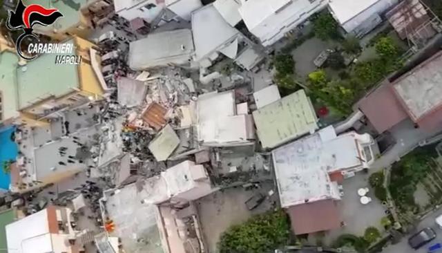 Terremoto Ischia: l'assistenza alla popolazione | Emergency Live