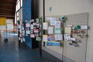 03: Vista - parziale - della zona riservata alla Mostra fotografica che ha riproposto foto dei vecchi mezzi e dei momenti di vita associativa nell'arco di questi 70 anni - foto Alberto Di Grazia
