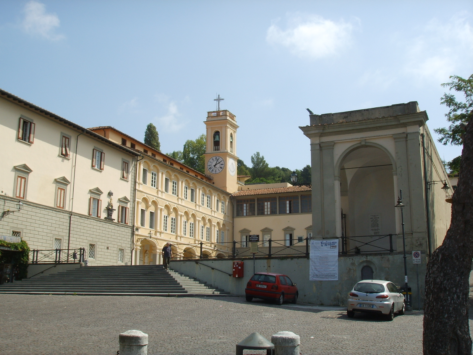 La testimonianza da Livorno, spalando fango per liberare Montenero e la Madonna delle Grazie | Emergency Live